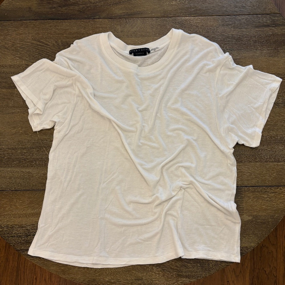 Alice + Olivia White Dressy T-Shirt Medium